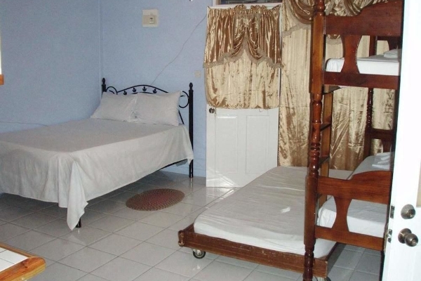 Hotel Sea World Guest House (Wall House)